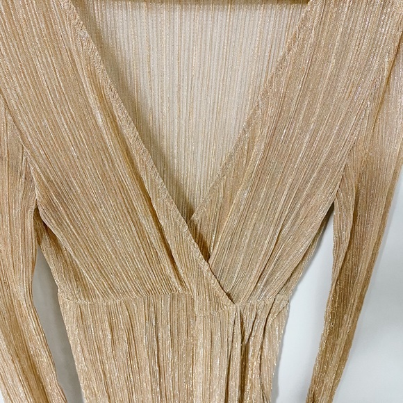 Shiny gold dress from Revolve - Size XS - Picture 5 of 9